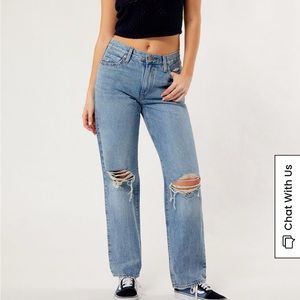 Woman’s Levi’s ‘94 baggy jeans